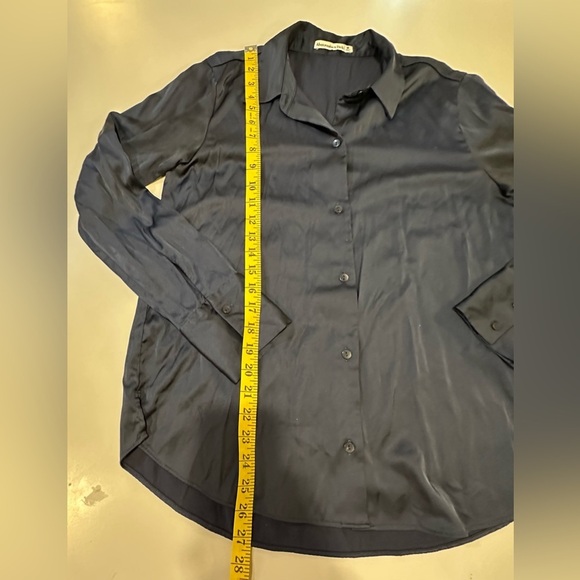 Abercrombie and Fitch Dark Blue Satin Button-Up Shirt Size Medium - Picture 4 of 5